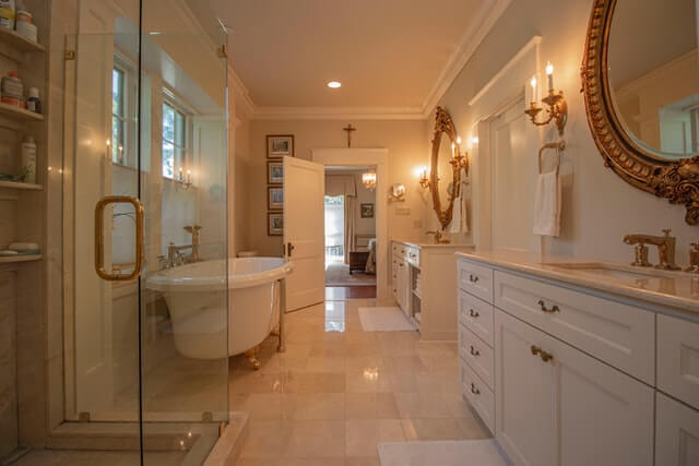 TIPS FOR CREATING A LUXURIOUS BATHROOM STYLE